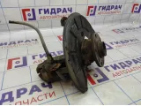 Кулак поворотный передний левый Volkswagen Jetta (A6) 5C0407255. Ступичный под замену.