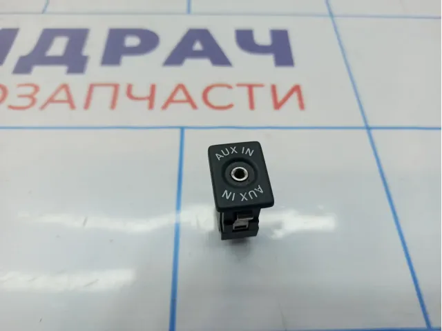 Разъем AUX Volkswagen Jetta (A6) 5M0035724.