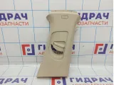Обшивка стойки средней правой верхняя Volkswagen Jetta (A6) 5C6867244B95T.
