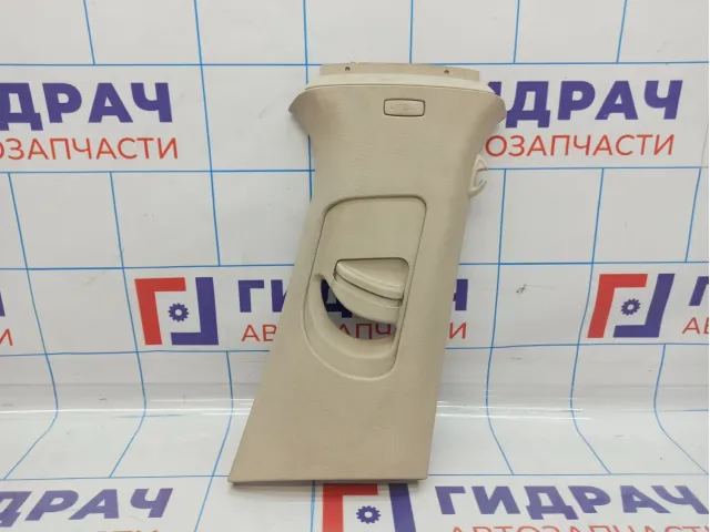 Обшивка стойки средней правой верхняя Volkswagen Jetta (A6) 5C6867244B95T.