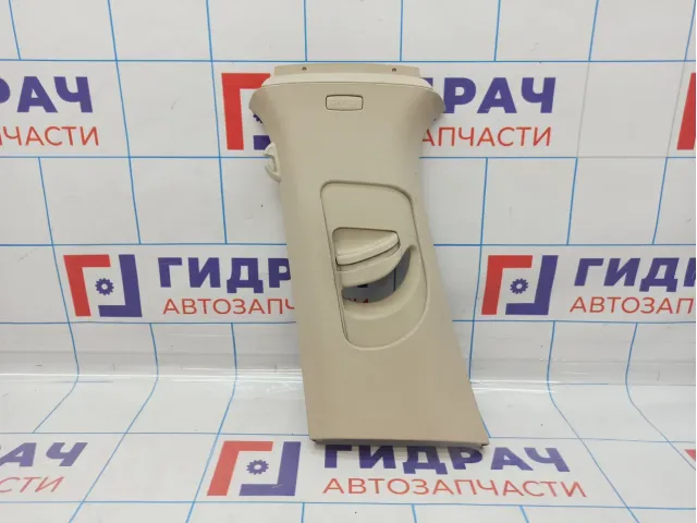 Обшивка стойки средней левой верхняя Volkswagen Jetta (A6) 5C6867243B95T. Царапины.