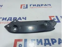 Кронштейн передней панели левый верхний Volkswagen Jetta (A6) 5C6805931.