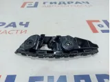 Направляющая переднего бампера правая Volkswagen Jetta (A6) 5C6807184A.