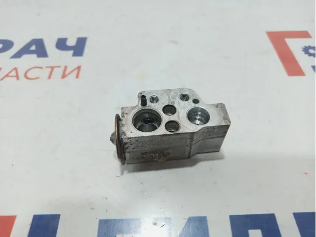 Клапан кондиционера Volkswagen Jetta (A6) 1K0820679.
