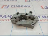 Кронштейн двигателя правый Volkswagen Jetta (A6) 03F199275E.