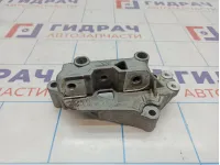 Кронштейн двигателя правый Volkswagen Jetta (A6) 03F199275E.