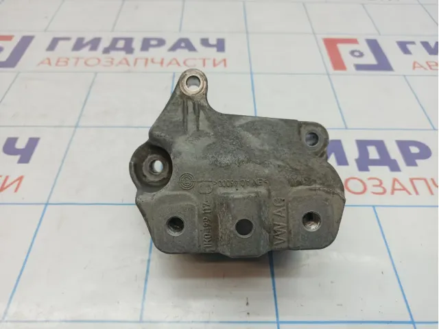 Кронштейн КПП левый Volkswagen Jetta (A6) 1K0199117CE.