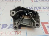 Кронштейн КПП левый Volkswagen Jetta (A6) 1K0199117CE.