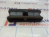 Дефлектор воздушный центральный Volkswagen Jetta (A6) .