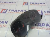 Панель приборов Volkswagen Jetta (A6) 5C6920874. Дефект.