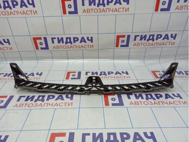 Направляющая переднего бампера Volkswagen Jetta (A6) 5C6805706J. Дефект.