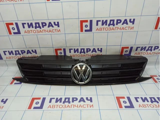 Решетка радиатора Volkswagen Jetta (A6) 5C6853651AHQWA.