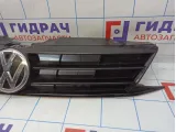 Решетка радиатора Volkswagen Jetta (A6) 5C6853651AHQWA.