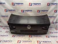 Крышка багажника Volkswagen Jetta (A6) 5C6827025A. Вмятина.