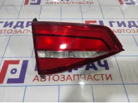 Фонарь задний внутренний левый Volkswagen Jetta (A6) 5C6945093E.