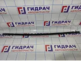Накладка стекла двери передней правой Volkswagen Jetta (A6) 5C68374785AP.