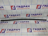 Накладка стекла двери передней левой Volkswagen Jetta (A6) 5C68374775AP.