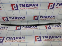 Накладка стекла двери задней правой Volkswagen Jetta (A6) 5C68394785AP.