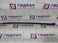 Накладка стекла двери задней левой Volkswagen Jetta (A6) 5C68394775AP.