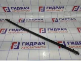 Накладка стекла двери задней левой Volkswagen Jetta (A6) 5C68394775AP.
