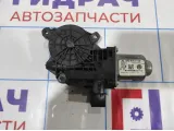 Моторчик стеклоподъемника Volkswagen Jetta (A6) 6R0959811M. Задний левый.