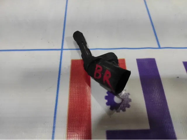 Датчик ABS задний правый Volkswagen Jetta (A6) 1K0927808.