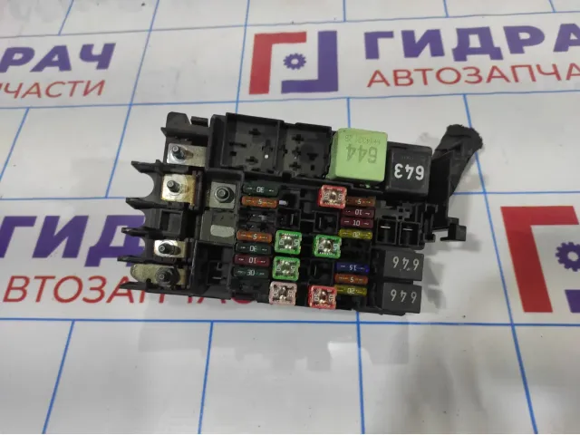 Блок предохранителей моторный Volkswagen Jetta (A6) 5C0937819.