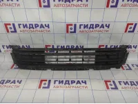 Решетка в бампер центральная Volkswagen Jetta (A6) 5C6853950.