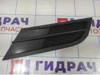Решетка в бампер правая Volkswagen Jetta (A6) 5C6853666.