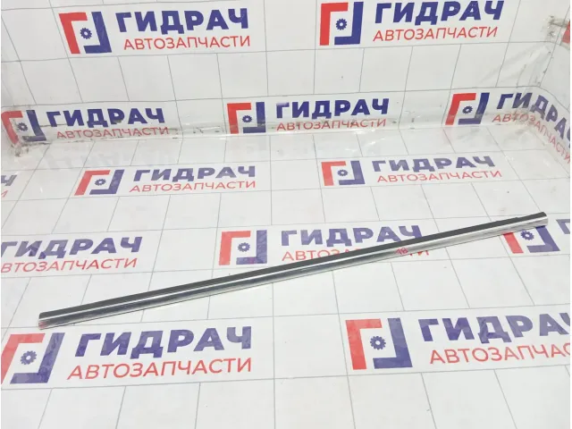 Накладка стекла заднего левого Volkswagen Passat 3B48394757Z7