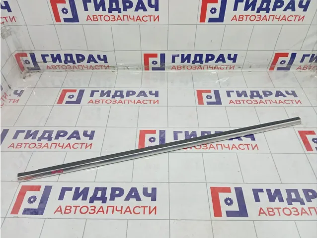 Накладка стекла заднего правого Volkswagen Passat 3B48394767Z7