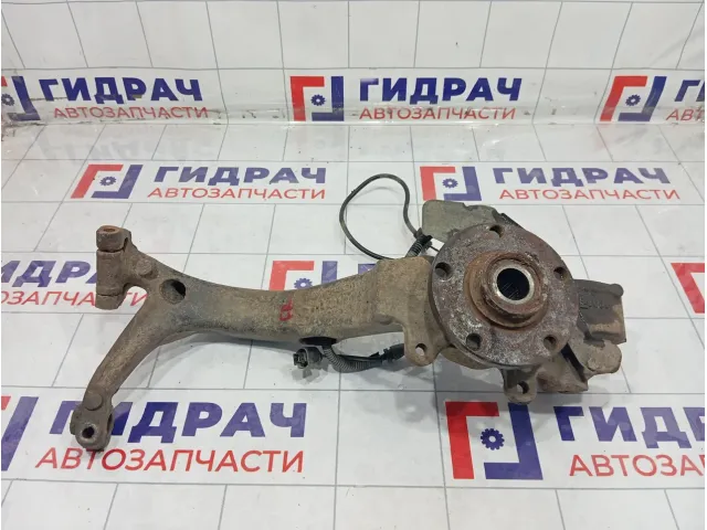Кулак поворотный передний правый Volkswagen Passat 8D0407258AM