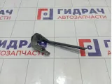 Петля капота правая Volkswagen Passat 3B0823302A