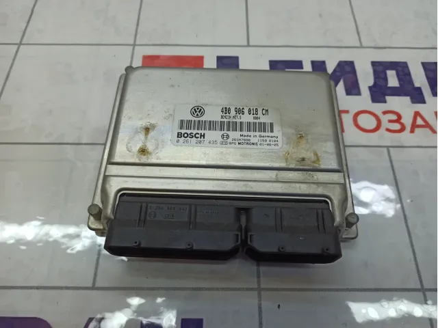 Блок управления двигателем Volkswagen Passat 4B0906018CM