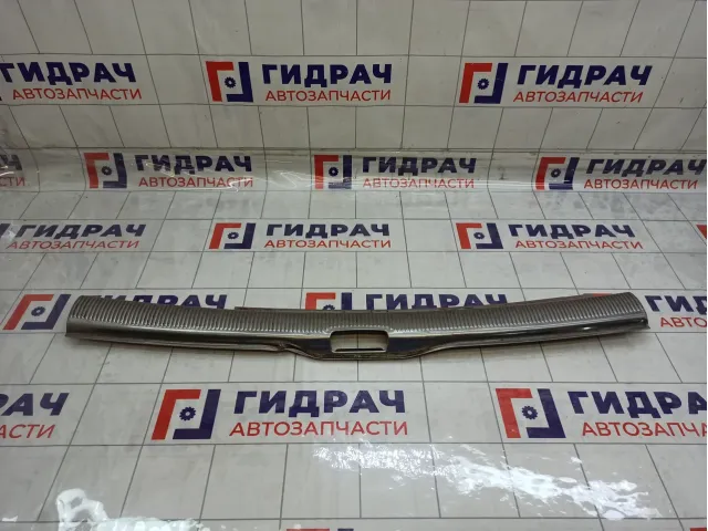 Обшивка багажника на заднюю панель Volkswagen Passat 3B9863459J