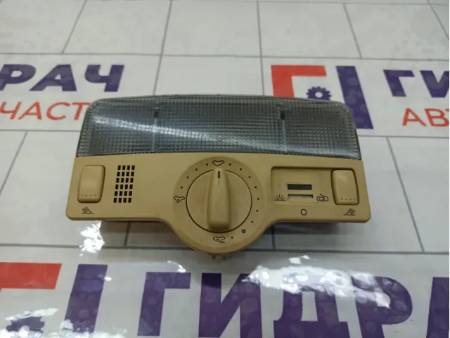 Плафон салонный Volkswagen Passat 1J0947103E89H