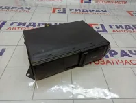 Чейнджер компакт дисков Volkswagen Passat 1J6035111