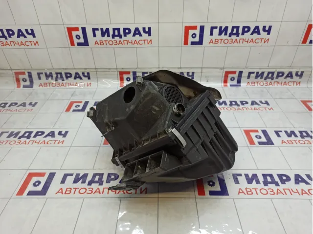 Корпус воздушного фильтра Volkswagen Passat 3B0133837AG