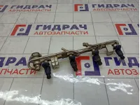 Топливная рампа (топливная рейка) в сборе Volkswagen Passat 06B133681