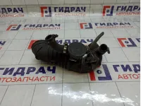 Патрубок воздушного фильтра Volkswagen Passat 058133356L