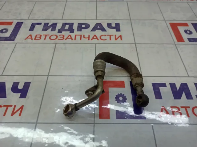 Трубка турбокомпрессора Volkswagen Passat 06B121497B