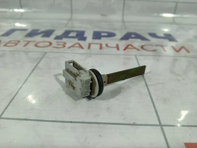 Датчик температуры воздуха Volkswagen Passat 4B0820539