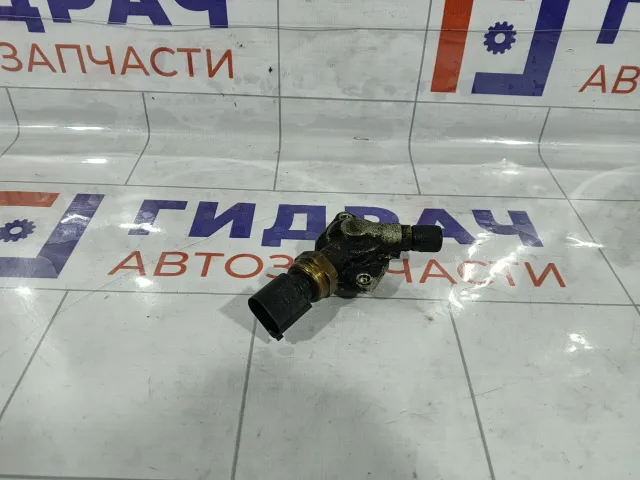 Насос (ТНВД) крышка Volkswagen Passat 06F127025J