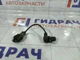 Датчик положения коленвала Volkswagen Passat 0261210199