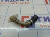 Трубка вентиляции картерных газов Volkswagen Passat (B6) 06F103213N
