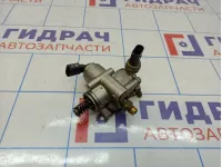 Насос (ТНВД) бензиновый Volkswagen Passat (B6) 06F127025K