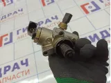 Насос (ТНВД) бензиновый Volkswagen Passat (B6) 06F127025K