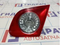 Фонарь задний внутренний правый Volkswagen Passat (B6) 3C5945094E