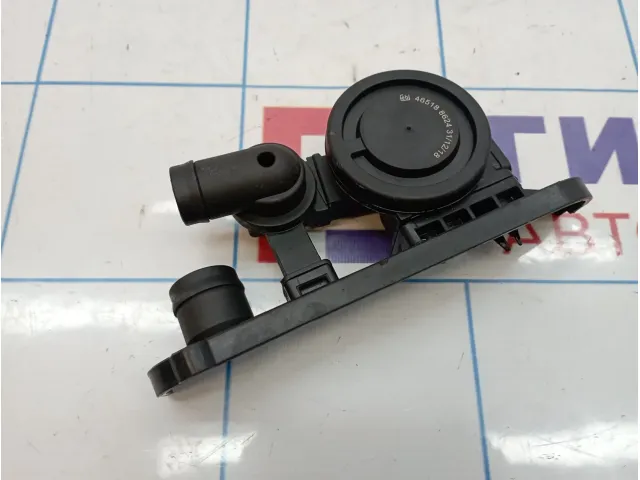 Клапан вентиляции картерных газов Volkswagen Passat (B6) 06F129101F