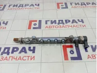 Топливная рампа (топливная рейка) Volkswagen Passat 03L130089